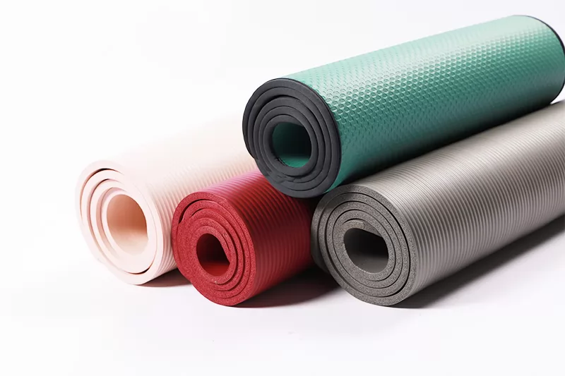 Venta al por mayor de fábrica extra gruesa NBR Fitness Yoga Mat con correa de transporte